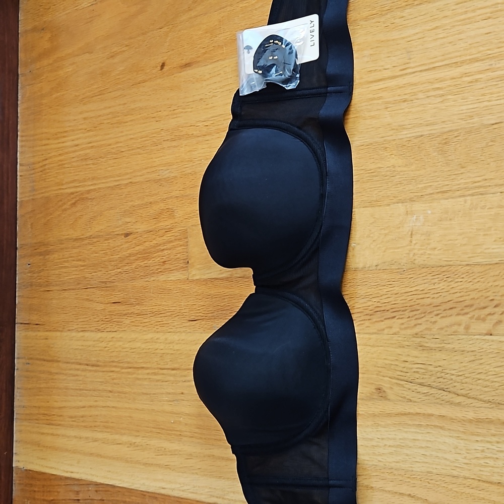 Black Lively strapless bra NWT